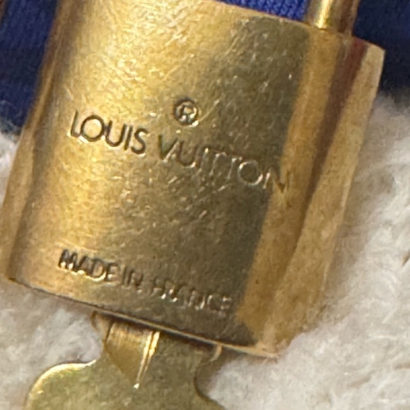 Louis  Vuitton Lock & Key #322 Necklace - Picture 7 of 13